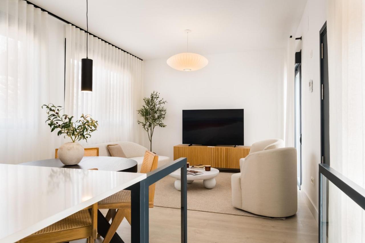 Stylish Designer Duplex-3Beds 2Baths-Puerta Carmona Centro Apartment เซบีญา ภายนอก รูปภาพ
